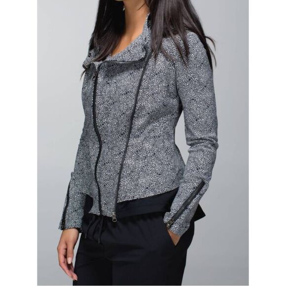 NWOT LULULEMON ATHLETICA Bust A Move Jacket Size 6 - Picture 2 of 8